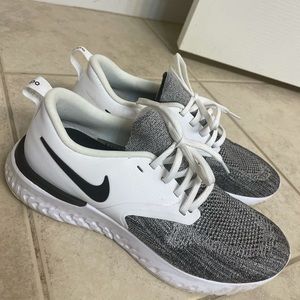 Nike odyssey react size 9